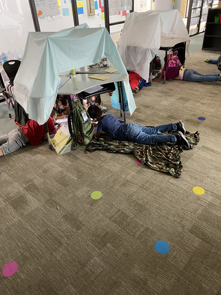 Ms_Miller16's tweet photo. Late post! Monday we had a blast reading in our tents with flashlights ⛺️🔦 https://t.co/AZJmBs9pwe