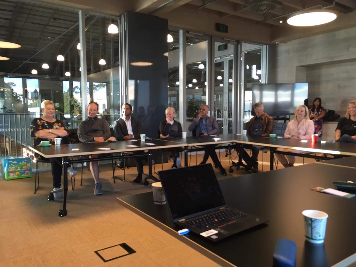 amysticgirl's tweet photo. Networking is not about connecting and collecting contacts. It is about planting and growing meaningful relationships with people 🙌 Come here from our tech giants of #hobsonvillepoint #Nowbiz #connectlocalbiz #networking #h2h #techweeknz #tw21 https://t.co/y4ecwTXHIh