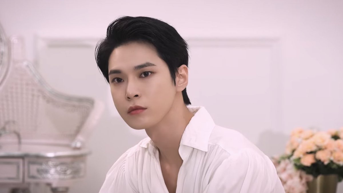 ราชนิกุลมาก หล่อแบบจับต้องไม่ได้ ท่านอยู่สูงกว่าเรามาก