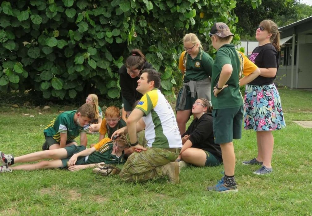 AUADRT's tweet photo. Last week the Thuringowa High School Year 8 iSTEM class had a visit from @AustralianArmy #DroneRacing Team Captain Toges. Toges discussed how drones are used in industry and demo'd the #BlackHornet.
#SendIt
@HLCAusArmy @comdforcomd @3BrigadeTSV @FORCOMDAusArmy https://t.co/EiMnRcwEg6