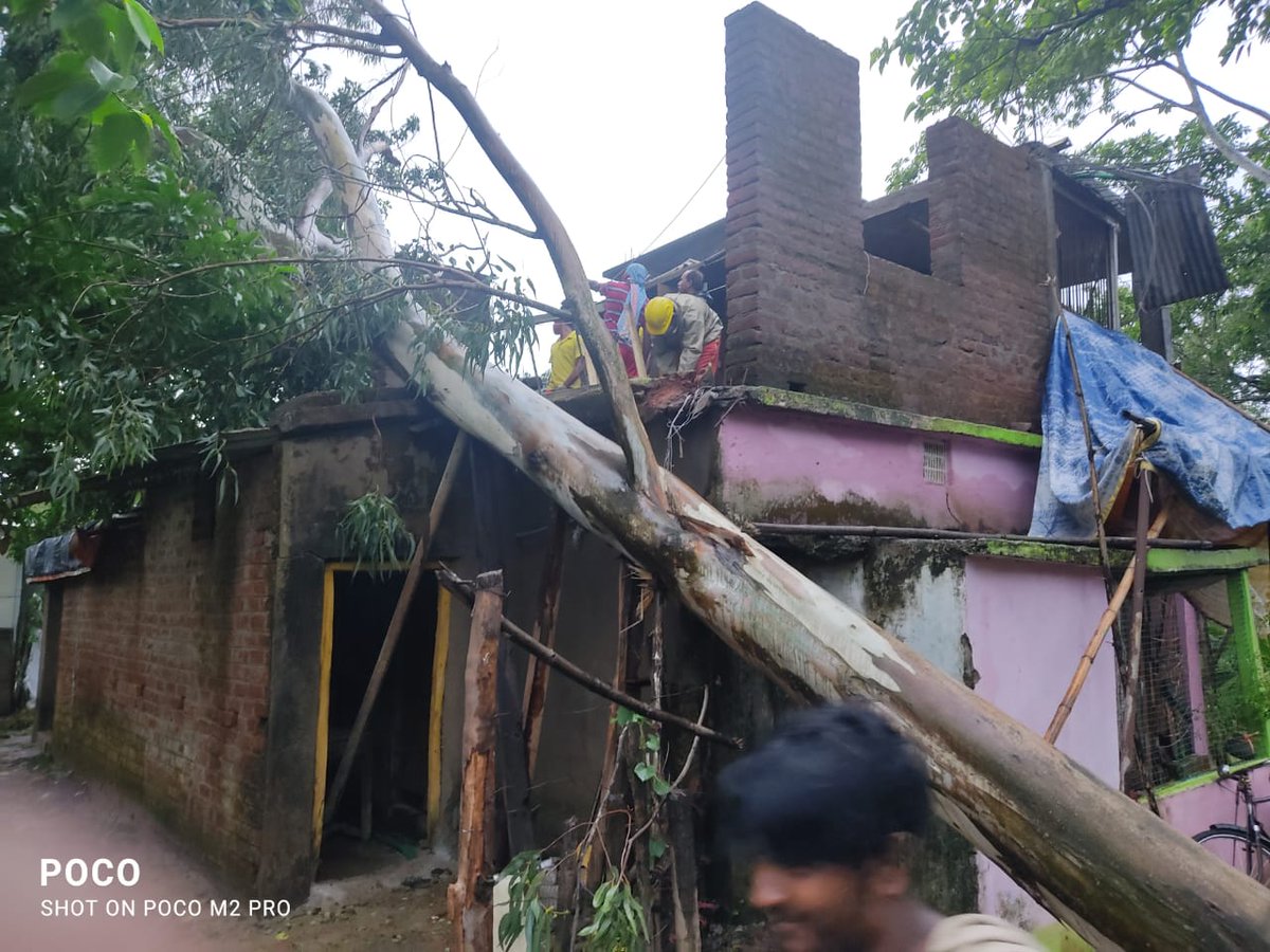 cfo_odisha's tweet photo. Restoration work by Fire Force in Bari area under jajpur district aftermath # Yaas @IPR_Odisha @SRC_Odisha @DGFS_HGs_CD @homeodisha https://t.co/tg78JxBAix
