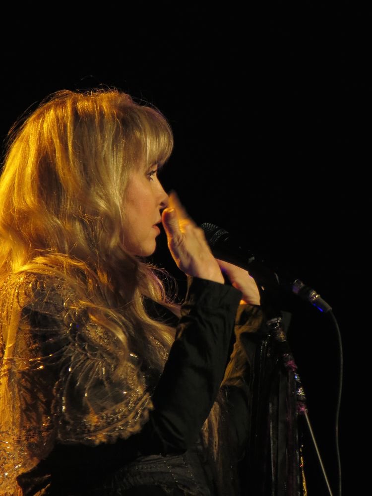 Happy birthday to stevie nicks omg !! you mean the actual world to me 