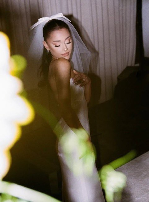 thankunextgrnde's tweet photo. doesn’t even feel real. time flies wow 😫 continues to ball 😭💍 https://t.co/MBBvnWVmur
