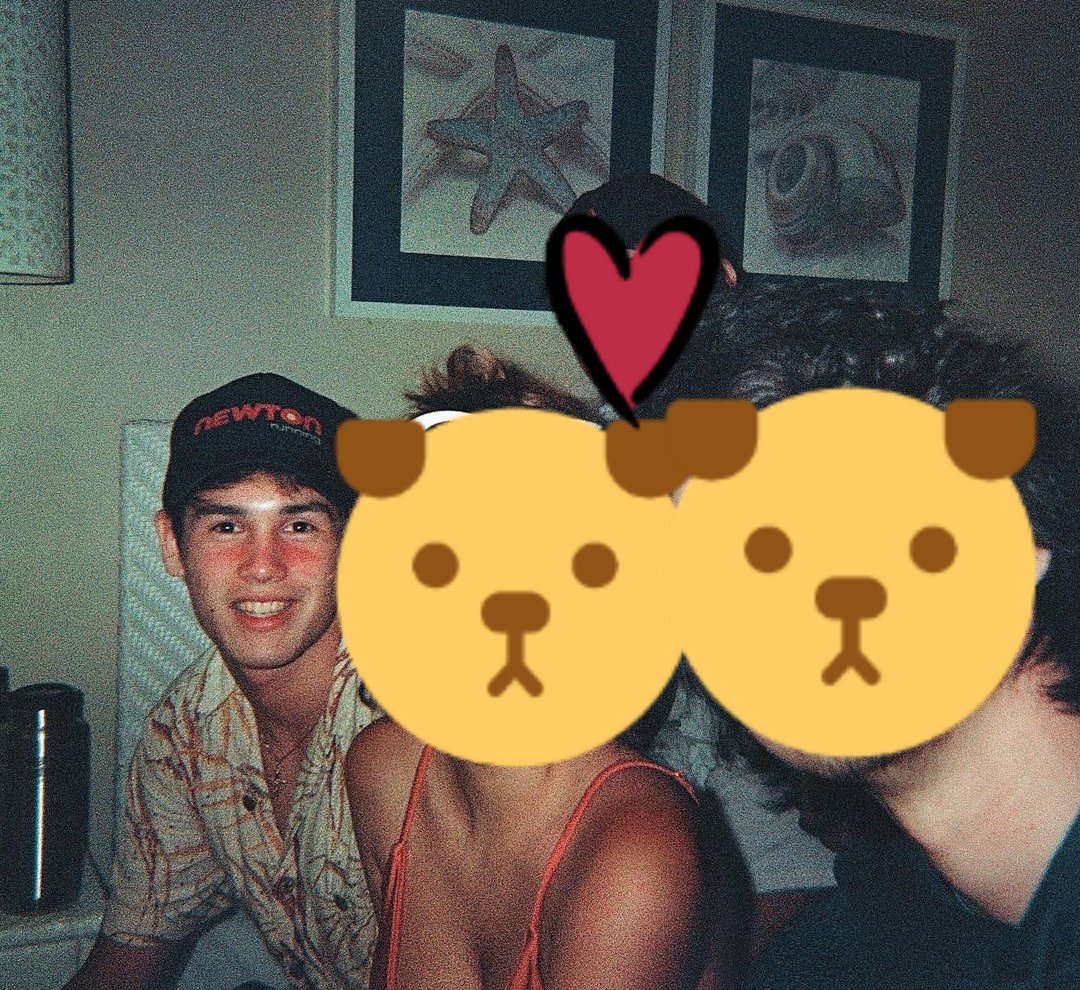 CandelaCruz19's tweet photo. In fairness rich kid talaga tong si @kobierbrown base on his lifestyle before pbb slyt na may pagka wild ang mga tropa but looks happy and fun. Kaya pala may pa "take me back" siya sa IG eh, miss mo ba kobie?

Ang mag out of town.
#kodrea #KobieBrown https://t.co/eajfBZRMxj