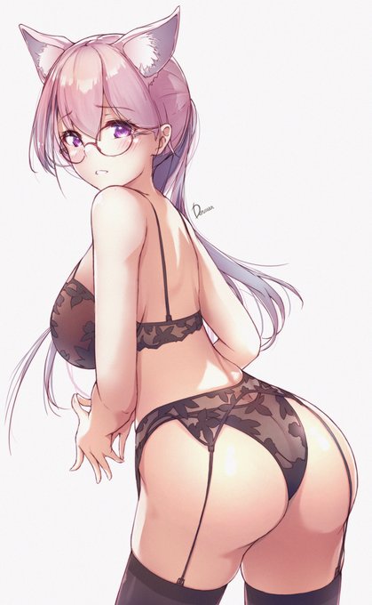 #ケモミミ #メガネ ガーターストピンク髪おねぇさん 