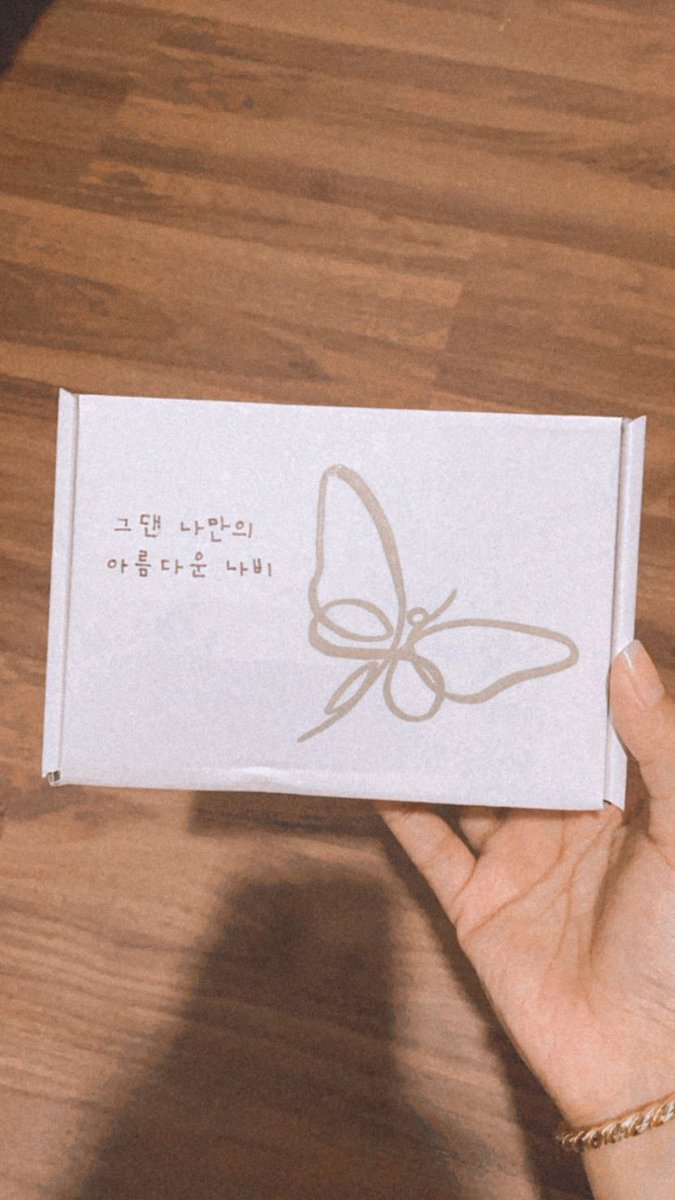sparklesb1604's tweet photo. This is so beautifullll😭 Second fankit i bought from @fearless04_ and didnt regret it at all🥰 https://t.co/yeZERnDL5T