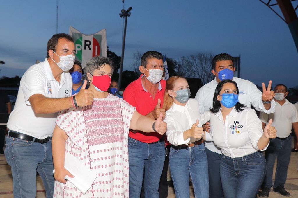 Los campesinos han perdido mucho y el actual gobierno federal los ha engañado demasiado, dijo <a href="/BeatrizPRangel_/">Apoyo Beatriz Paredes Rangel</a>, senadora de la República en su primer día de gira en Quintana Roo en apoyo a candidatos de la alianza #VaXMéxico y #VaXQuintanaRoo 

👉 bit.ly/3oUGjuC