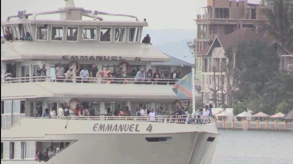 #EruptionNyiragongo 
La population a quitté #Goma pour Bukavu. Prions pour les Gomatraciens. Débordement à Bukavu. Retweetez pour appeler à la conscience collective.