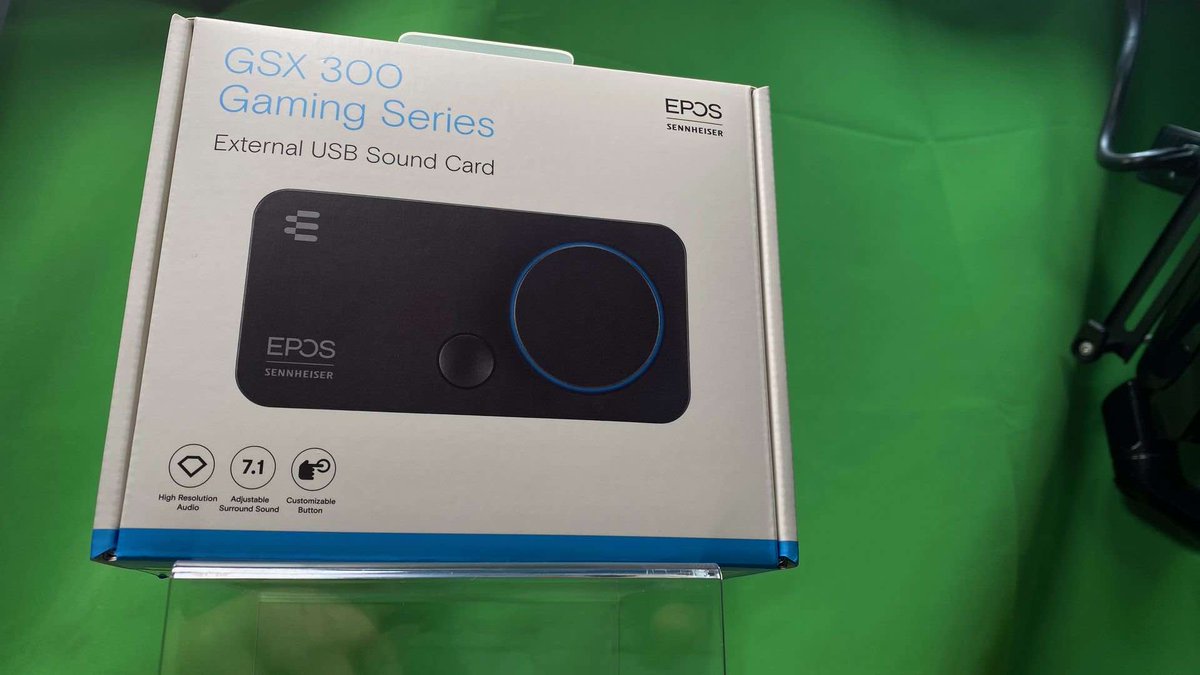 sleepfisher's tweet photo. 先日のLive直前でトラブったマイク関連の対策として
個別にマイクとヘッドホン用のインターフェイスを購入

別だしすることで安定化を図るが・・・どうなるか？

https://t.co/UWI3dOd9dL
#EPOS #Sennheiser #GSX300 https://t.co/G4vYEatT2k