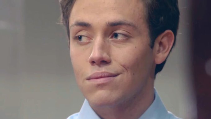 JusticeSadie's tweet photo. WOWZA! That was a wild episode! 🤯 @lawandordertv #DunDun #henryisback 
@EthanCutkosky returns to #SVU in #PostGraduatePsychopath  #BRILLIANT Acting! Creepy as ever!  #SVU22  #LawAndOrderSVU https://t.co/kP3qZzcO8o