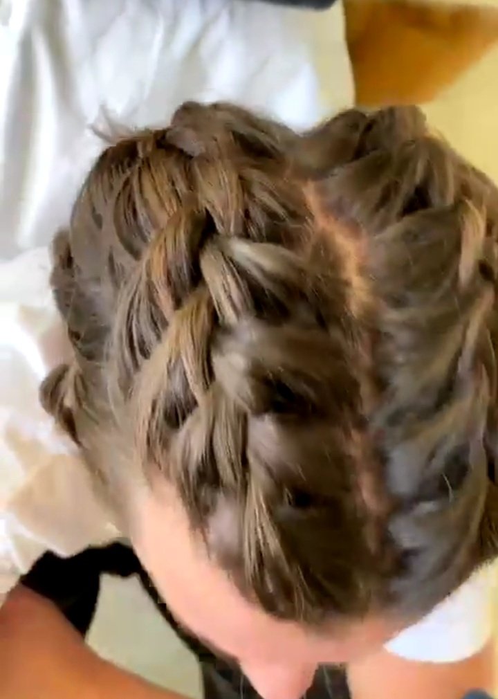 puthx1d's tweet photo. "my child is completely fine"
your child is crying over a video of this 29 year old man showing his braided hair https://t.co/1qgldvYKHB