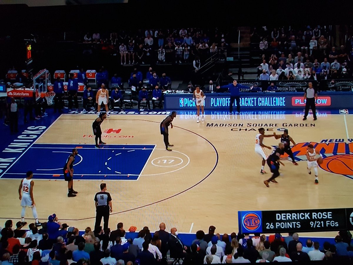 Sebastianctcb's tweet photo. @JWalker_NBA Mit Gibson gab es einige Possessions, wo sie dann wirklich sehr aggressiv in der P&amp;R-D waren. Habe ich aber auch mit ihm auf dem Feld erstmals im 4Q so wahrgenommen. https://t.co/nCnkCdcTNa