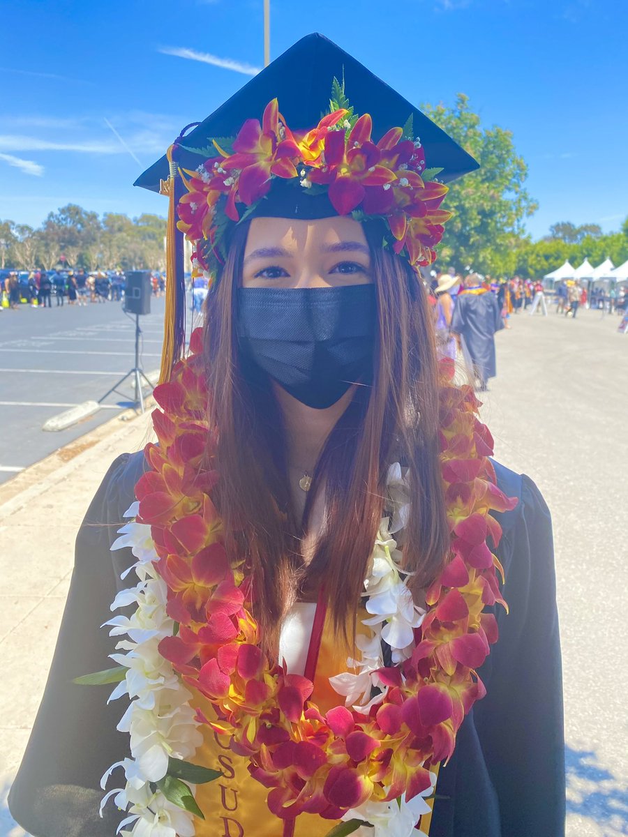 alyssamedina55's tweet photo. Officially a CSUDH graduate ❤️🎓 https://t.co/3ky7gkMt1r