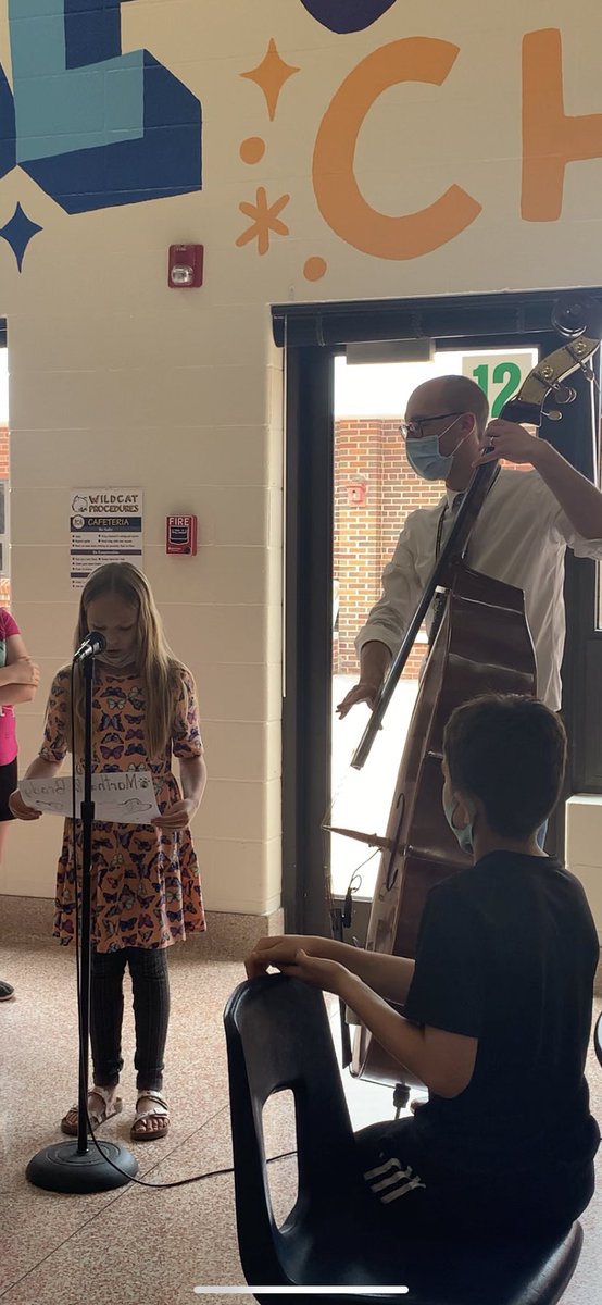 halter_mrs's tweet photo. 3rd annual Huntertown 4th Grade Poetry Slam featuring our very own @CaseyStansifer with a guest appearance by one of our 4th graders on the harmonica. @NWAllenSchoolFW #huntertownwildcats #poetryslam https://t.co/JwlT1q2e4l