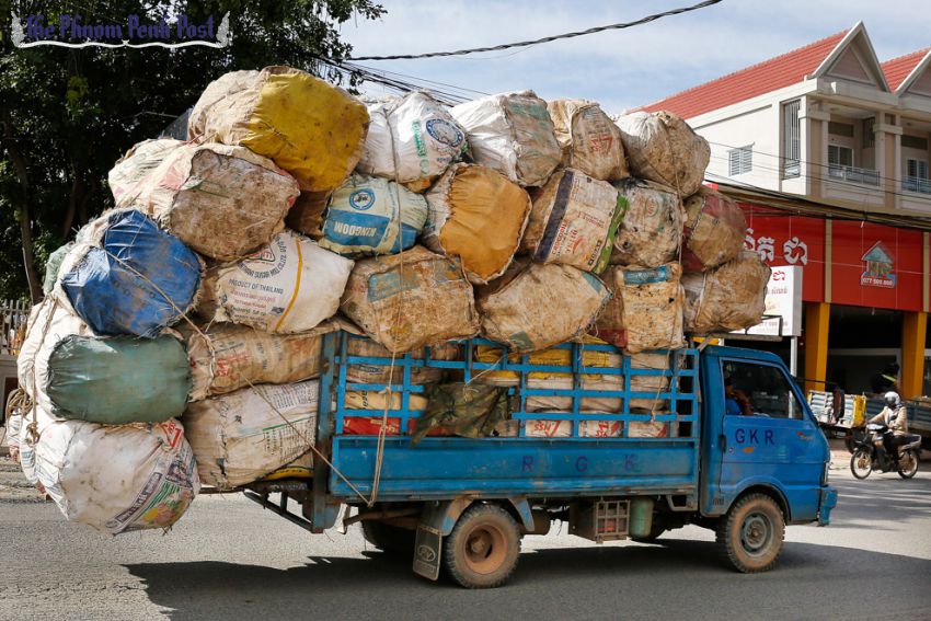 Bullion_Capital's tweet photo. Bullion Capital has "backed up the Truck" and had plenty of physical silver  on hand. https://t.co/mphHJgwVAq