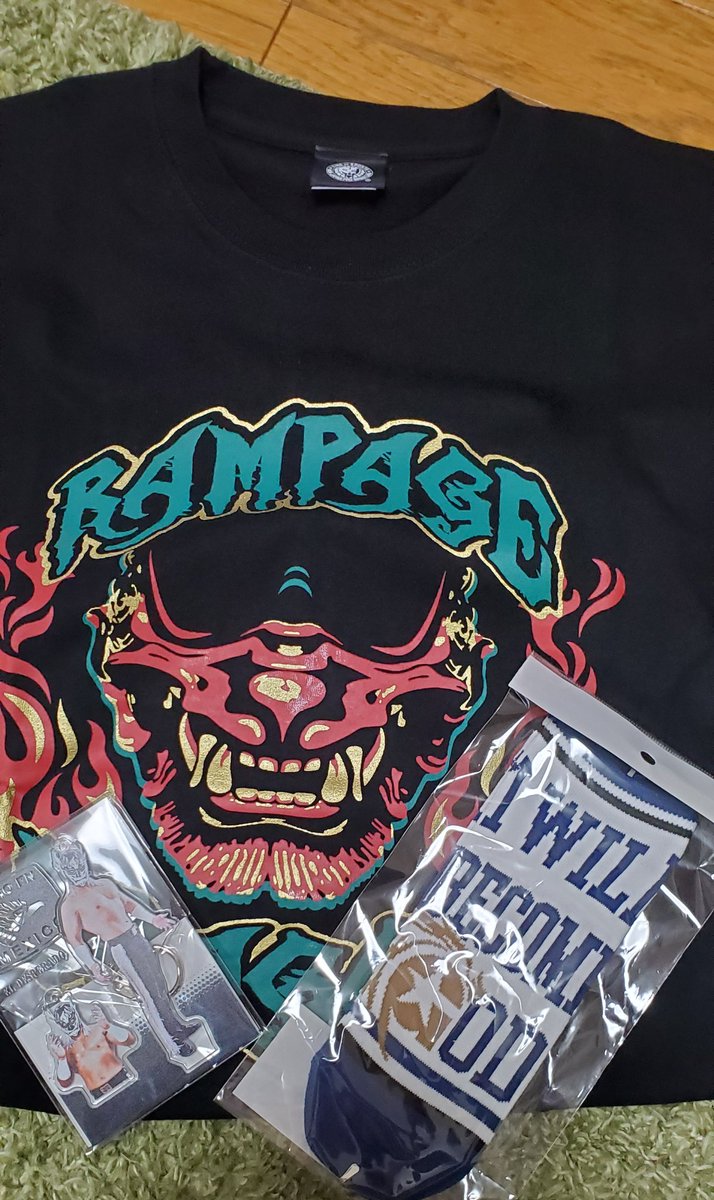mibo_mibott's tweet photo. 衝動買いだけど大満足🎵
靴下はサイズ大きいけど足デカなので問題なし😁💕
#njpw
#鷹木信悟 #飯伏幸太 #ElDesperade https://t.co/PN5nFMcoiR