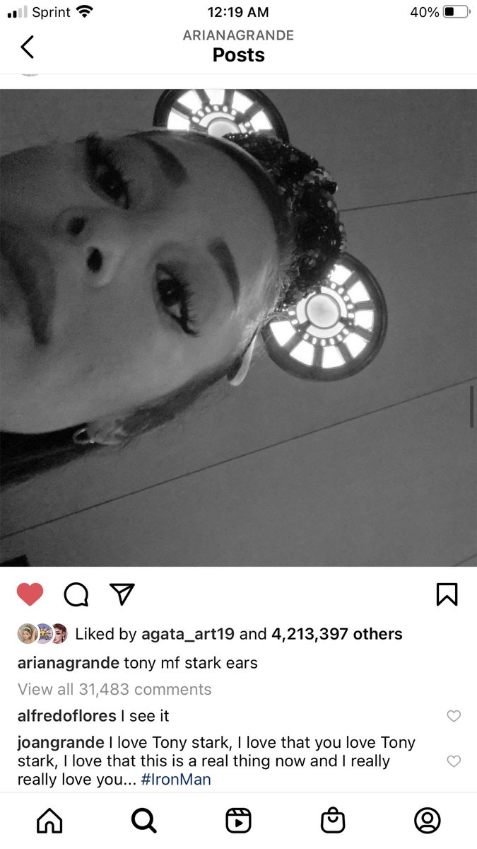 AritanEverytime's tweet photo. Jungkook loves iron man. So does Ari 🥺✨ #aritan #armynator https://t.co/g2Zm0knTR3