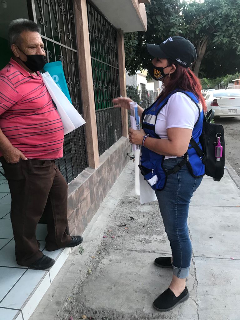 ZulmaGal's tweet photo. ¡Tardes de recorrido casa por casa!🚶‍♀️🏠
No hay duda, cada vez somos más los convencidos en tener un MEJOR HERMOSILLO y una SONORA GANADORA con @tonoastiazaran y @EGandaraC 💪🗣📢 #HermosilloTieneConQue #VaXSonora https://t.co/fOQ9aDrFNH