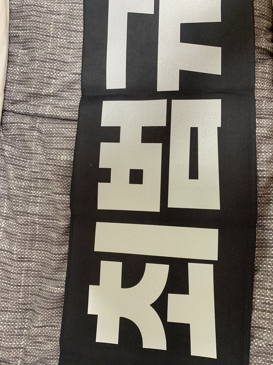 alYW1YWFjTfEDD6's tweet image. 투바투 범규 슬로건 양도합니다
하자 없습니당
가격:10000원
준등기 가격:1800원
아무나 사가주세요....
인증 가능합니다
#투바투 #투바투슬로건 #범규슬로건 #투바투양도 #투바투굿즈