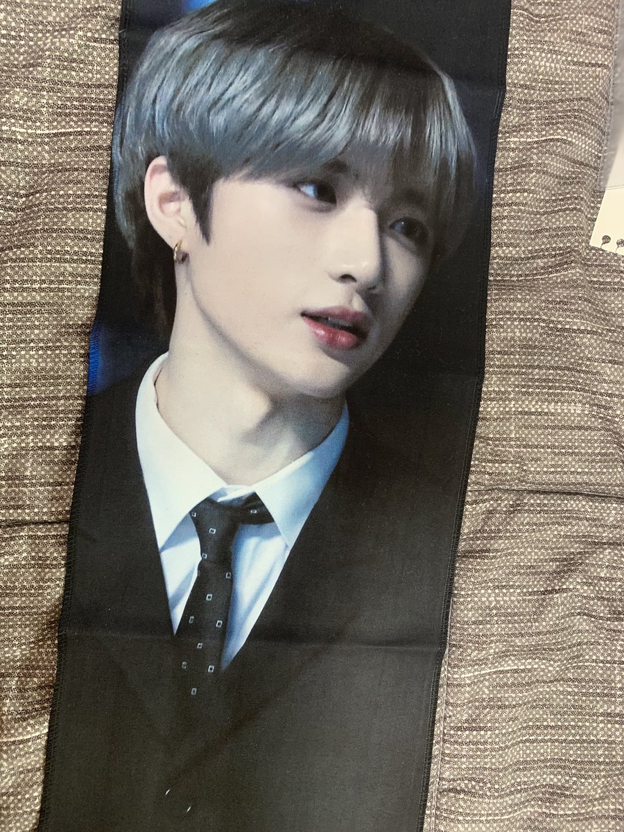 alYW1YWFjTfEDD6's tweet image. 투바투 범규 슬로건 양도합니다
하자 없습니당
가격:10000원
준등기 가격:1800원
아무나 사가주세요....
인증 가능합니다
#투바투 #투바투슬로건 #범규슬로건 #투바투양도 #투바투굿즈