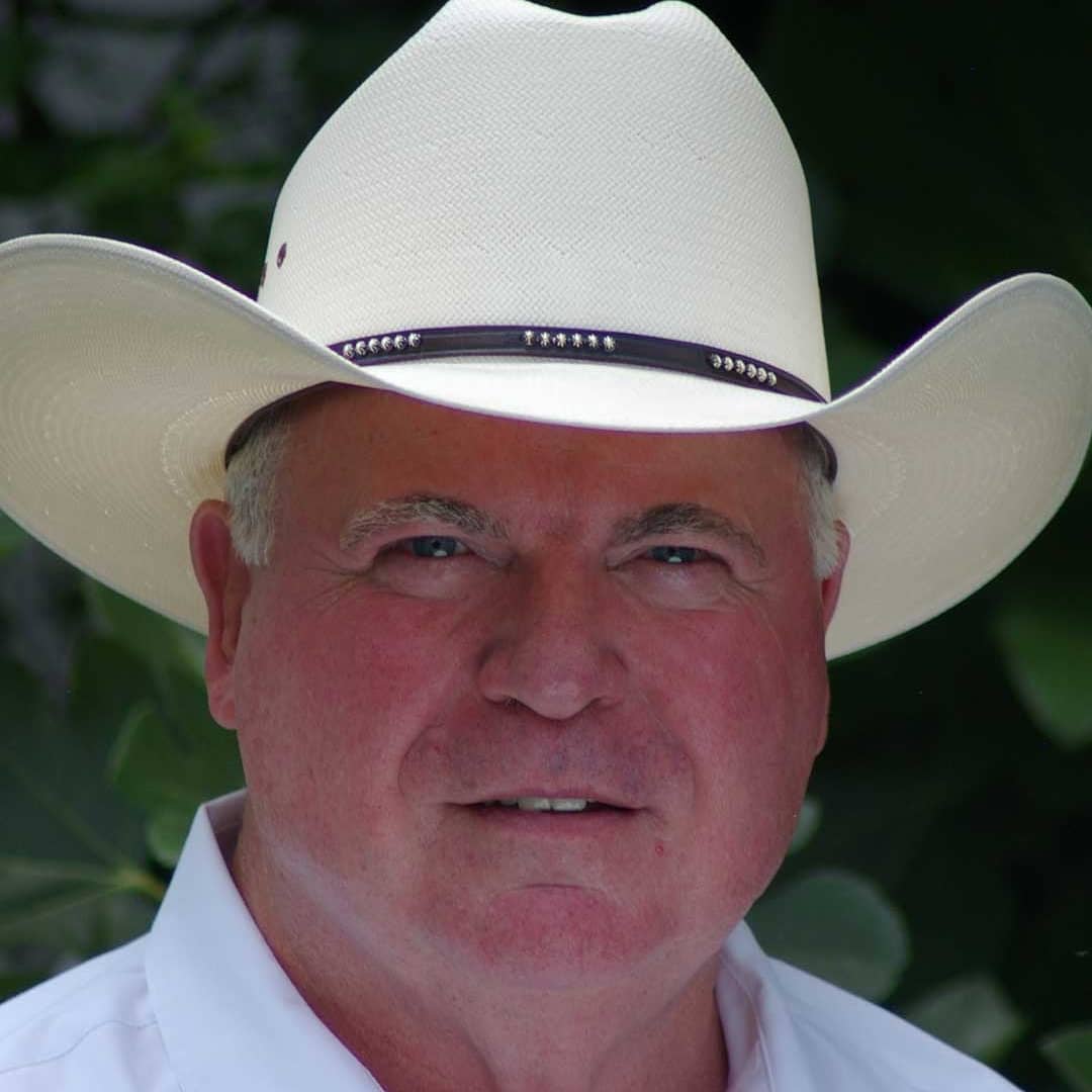 TwinLakesInn's tweet photo. Three amazing authors. Three fun nights. June 10, 11 and 12 from 6-8 PM. Meet authors Chris Enss, Phil Mills Jr and Bill Markley. Enjoy a tasty game- and trail-inspired menu. It's RSVP-only, and only at the Twin Lakes Inn. Seating is limited. To reserve, call 719-486-7965. https://t.co/HEeGhrpdF0