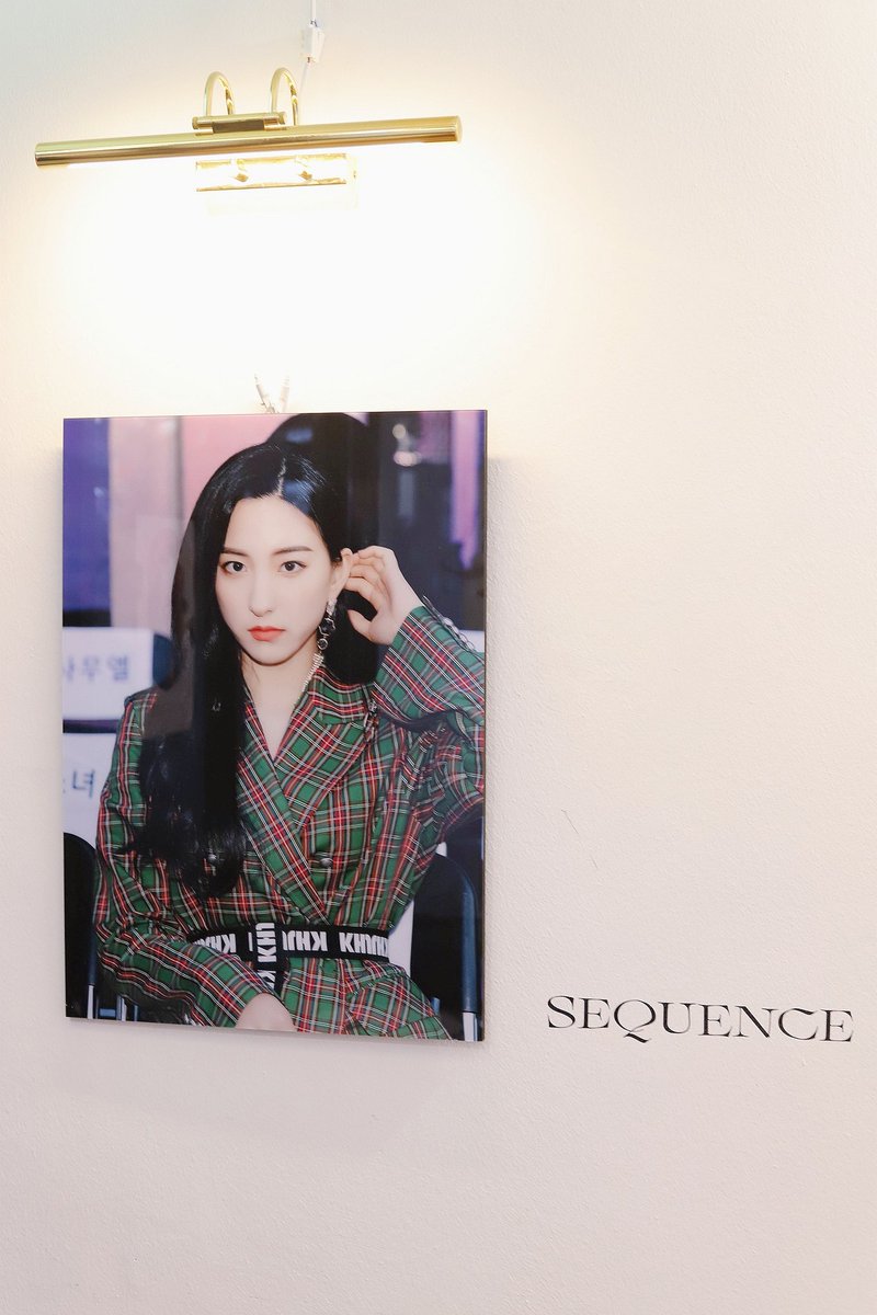 LOVINIDOL_CAFE's tweet photo. ʟᴏᴠɪɴɪᴅᴏʟ ɢᴀʟʟᴇʀʏ ᴄᴀғᴇ ᴇᴠᴇɴᴛ
𝐇𝐀𝐏𝐏𝐘 𝐄𝐔𝐍𝐒𝐄𝐎 𝐃𝐀𝐘 𝐄𝐕𝐄𝐍𝐓

🗓 05/27(Thu)~05/28(Fri)

🕘 𝟭𝟭:𝟬𝟬~𝟮𝟭:𝟬𝟬

ᵖʳᵉˢᵉⁿᵗᵉᵈ ᵇʸ
@Sequence_0527

➖

#시퀀스의_주연은_은서
#우주소녀 #은서 https://t.co/MW5KcNXtBg
