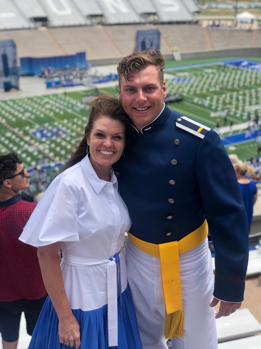 WhiteStationFB's tweet photo. Congrats to @WhiteStationFB alumni 2nd Lieutenant @j_lyons50 on his graduation from @AF_Academy! We're proud of the hard work and dedication you put in during your time at the academy! #flyfightwin #onwardspartans #901Spartans https://t.co/gq87YOXQuc