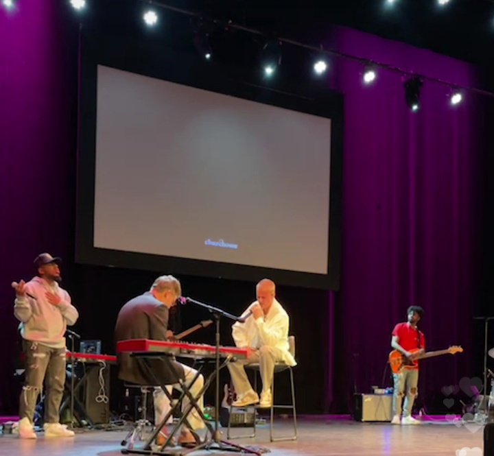 Buzztin on the stage. Outfit looks 🔥