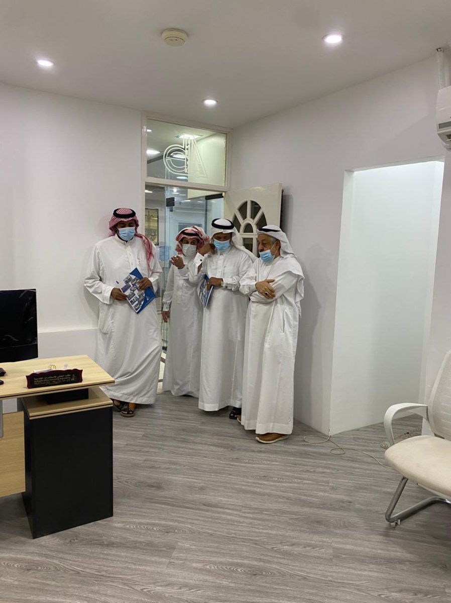 Hassaengineers's tweet photo. اللجنة التنسيقية للمهندسين تزور مكتب صالح البقشي للاستشارات الهندسية بالاحساء 

الهدف:تعزيز التواصل مع المكاتب الهندسية 

- المكتب مازال يقدّم خدماته منذ ٣٦ سنة، حيث اسسه م. صالح البقشي

-خدمات المكتب تشمل التصميم المعماري(مخططات سكنية و تجاريه) و مساحة و تخطيط و تصميم داخلي https://t.co/SAy2xxJgyM