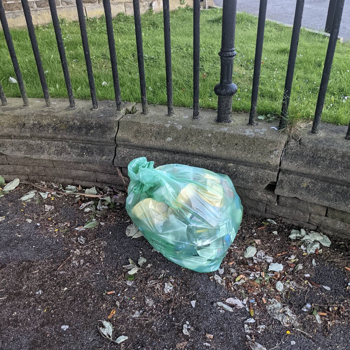 croupier1970's tweet photo. 8 hour night shift at the casino complete. Then went and did a 90 minute #2minutestreetclean 2 bags later &amp; a failed attempt to pick the moon. I'm now sat with a hot chocolate before bed. Then it will be click repeat and try to help out planet. #pollution #plasticpollution https://t.co/D03d1y2a3D