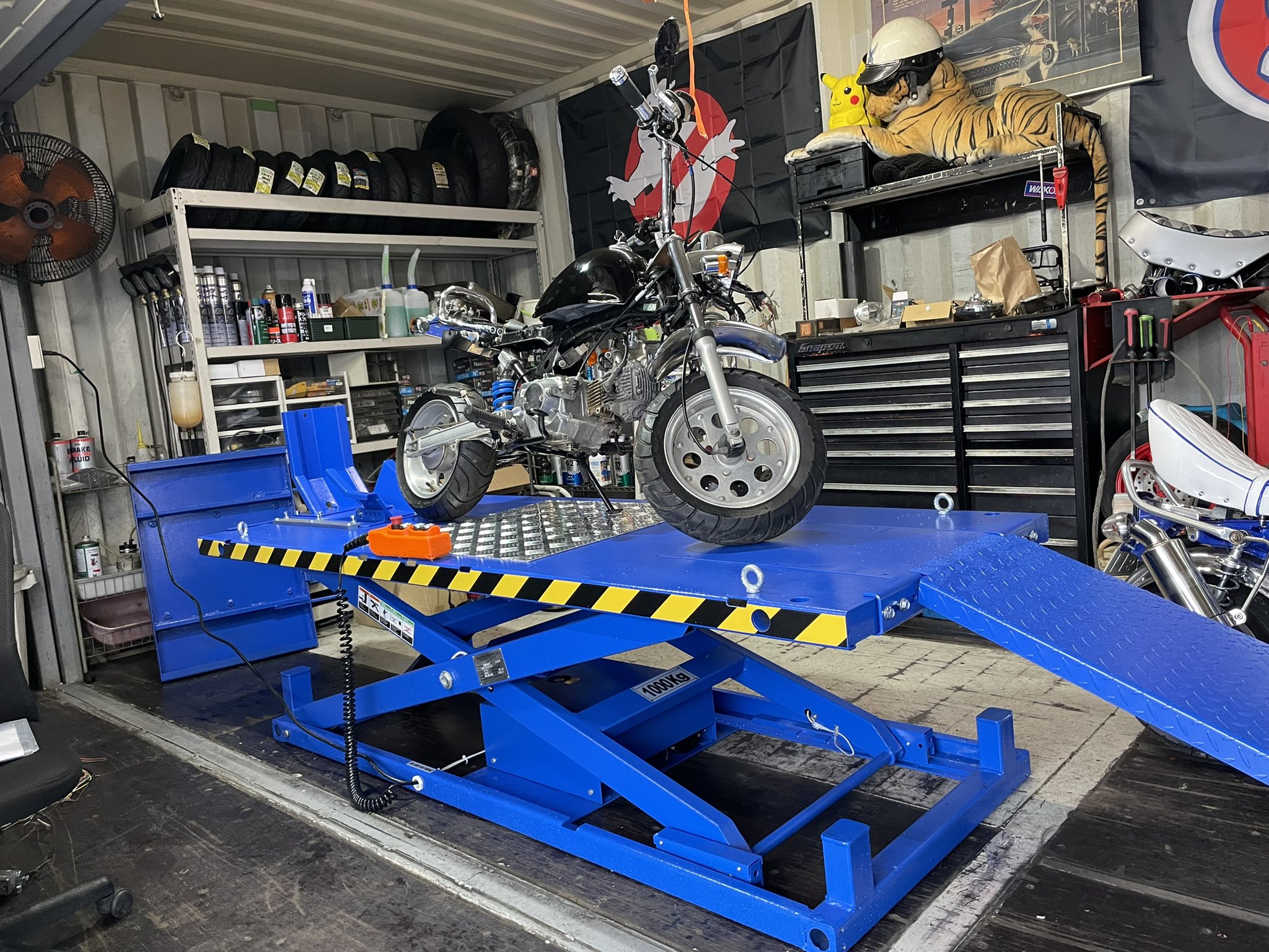 日本最大のブランド オートバイの移動に（ガレージ内や工場でのバイクの旋回 移動に アクセサリー