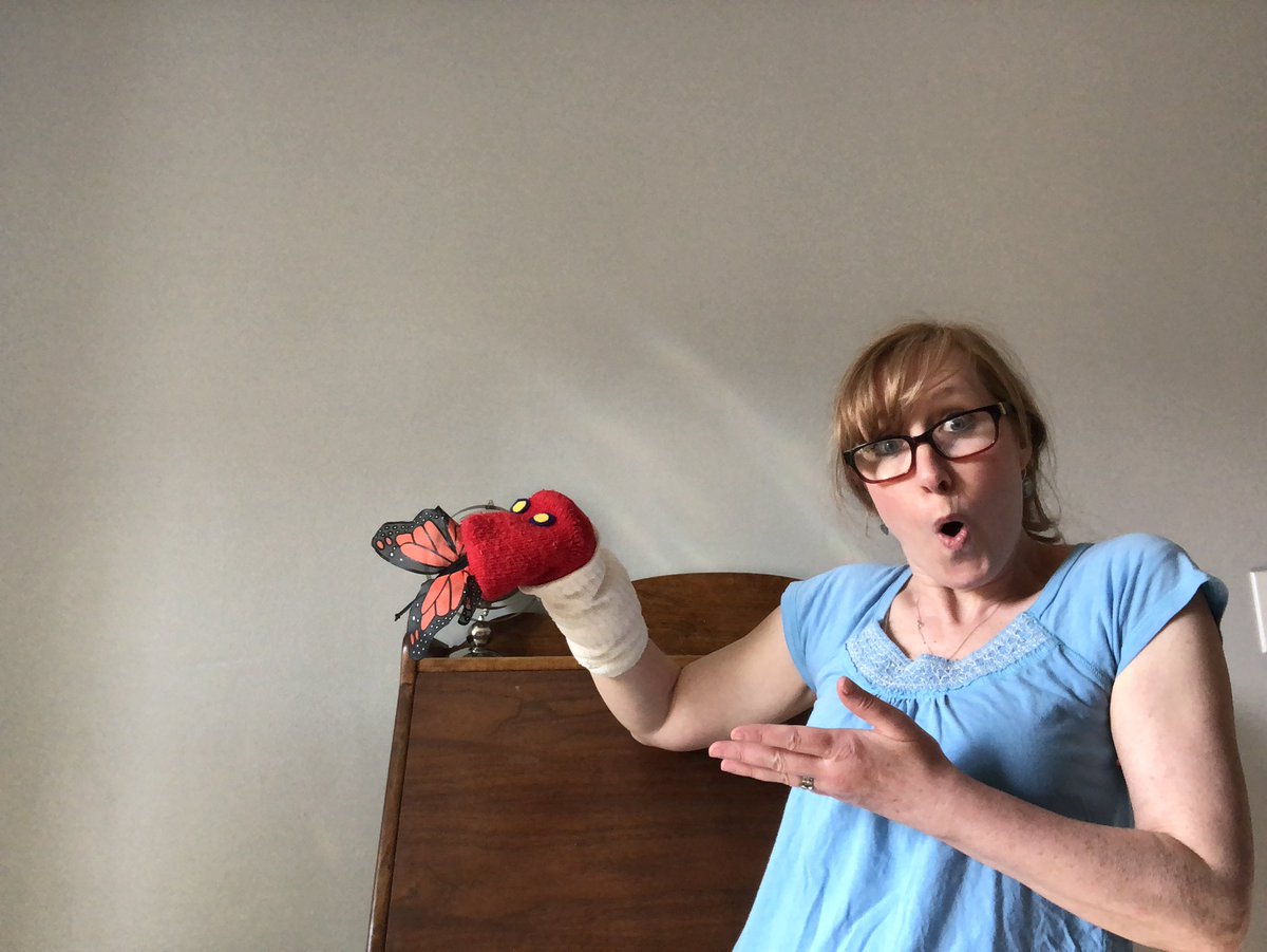 Reading Rena tweet media