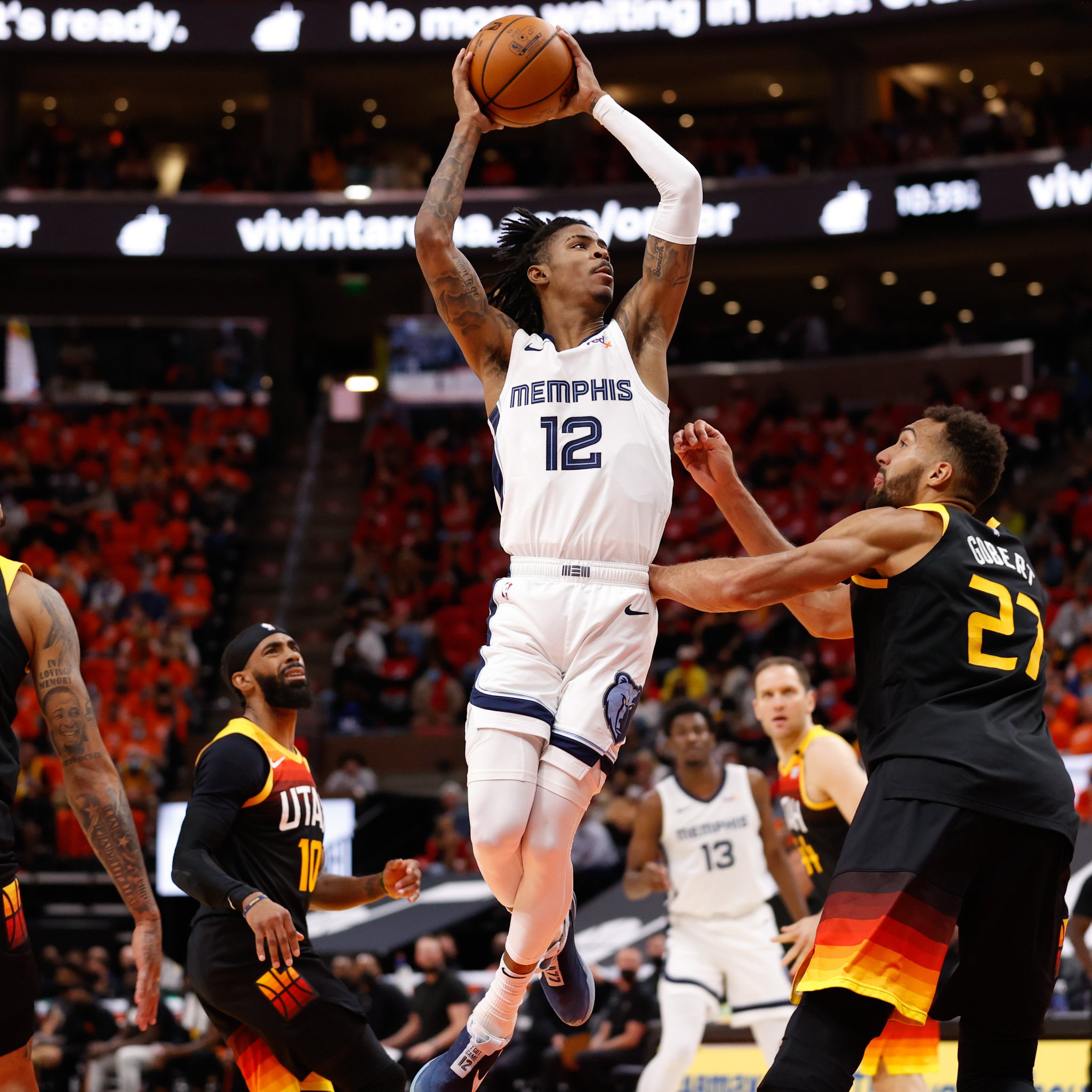 [情報] Ja Morant成為史上第二年輕在季後賽得45+