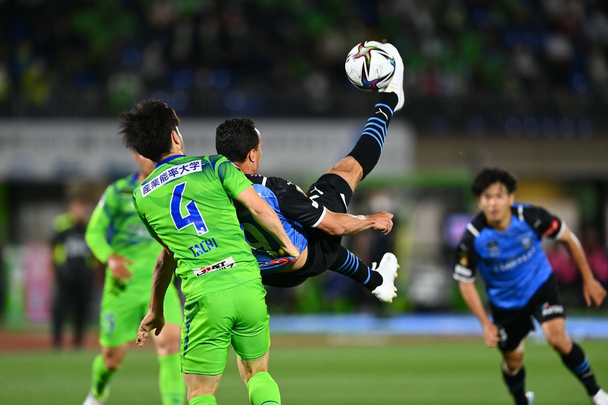 サッカーダイジェスト ｊリーグ J１採点 寸評 湘南１ １川崎 攻守に奮闘した石原広がmom L ダミアンは美弾で勝 点１をもたらす T Co Kzkymmyigz Jleague ベルマーレ フロンターレ