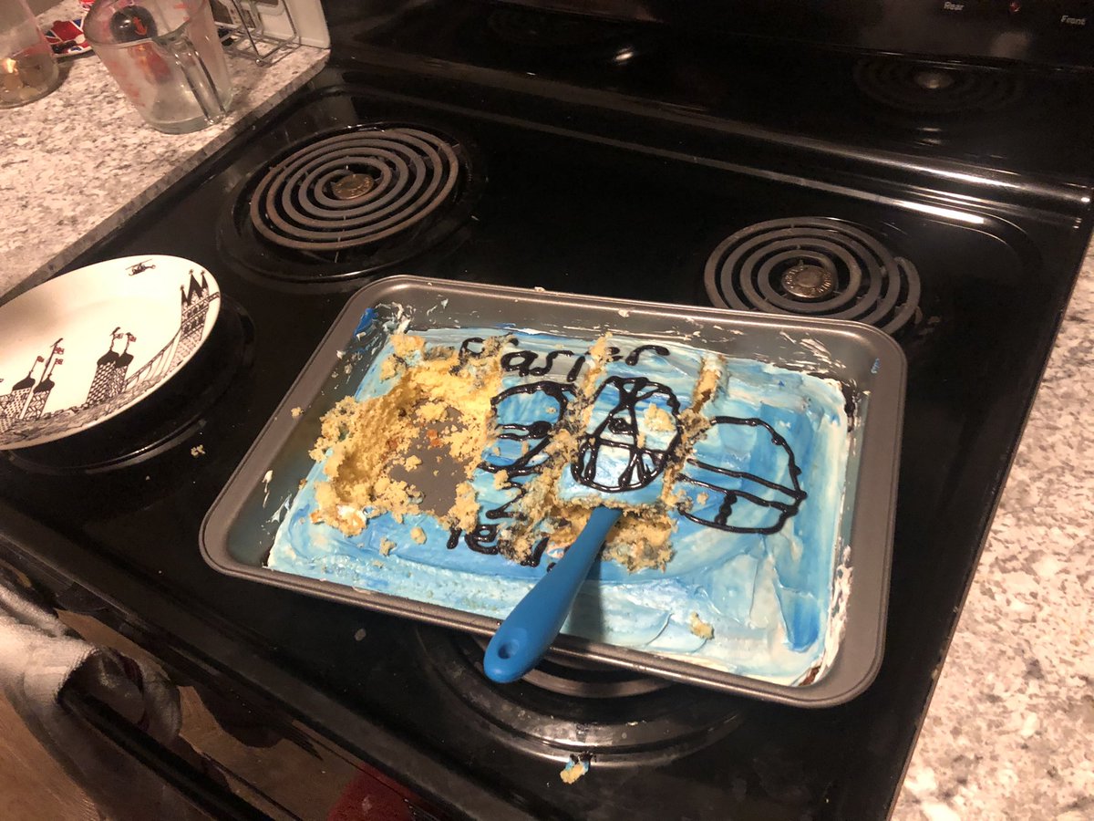 Airwiners's tweet photo. How it Started  vs.  How it’s going 
          Easier Cake Edition https://t.co/RSRFTB5oFO