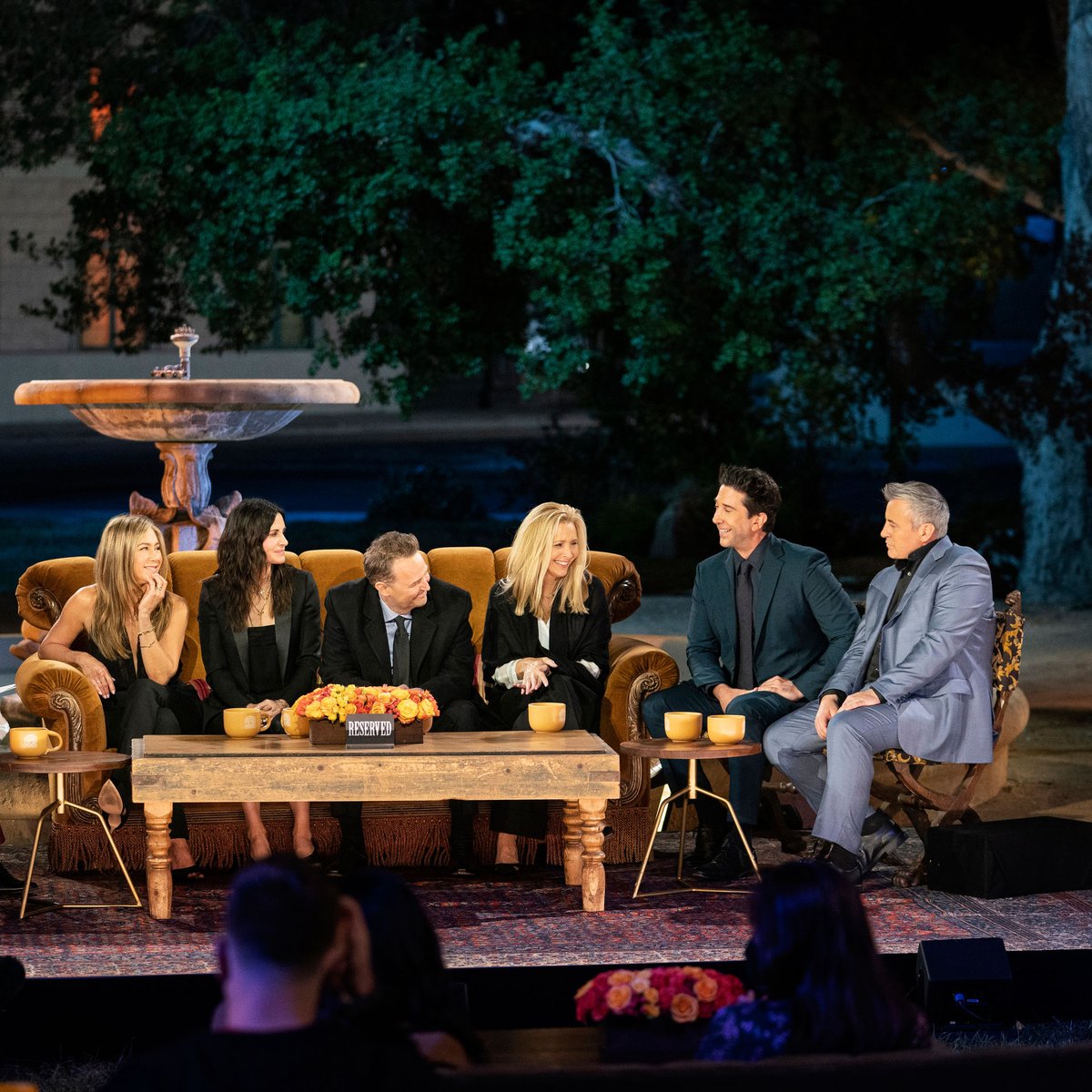 series__flix's tweet photo. ‘Friends’ Reunion: A Glossy, Poignant, Careful Trip Down Memory Lane 
The long awaited #Friends ❤️ reunion special in a hour😍🥳
Can't wait 🥰🤩
#FriendsReunion 
Like &amp; RT, if you love 'friends'😊 https://t.co/kIiigygUHO