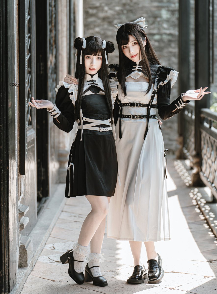 双子姉妹のハーネスベルト×チャイナドレス✨ “玲瓏”双子のチャイナ