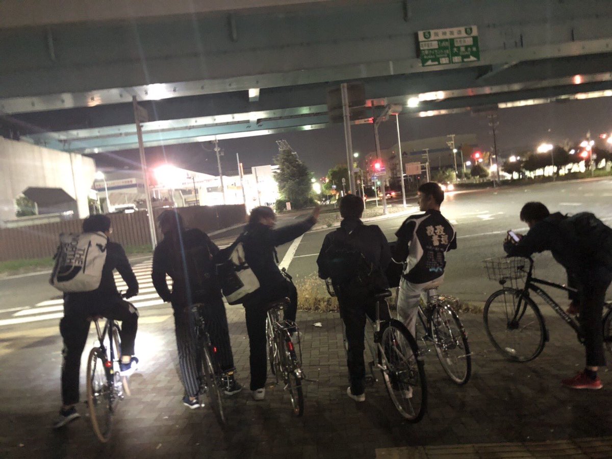 ouyc2021's tweet image. ヨット部紹介⛵️

ハーバーまでの交通手段
①自転車
下宿勢はほとんどクロスバイクで通っています🚴‍♀️
②電車
実は石橋駅から電車よりも自転車の方が早く着きます、駅から歩いたり節約する人も！
③バイク
免許を持ってる人は原付で通ったりしています🛵

どれも部員で仲良く一緒に行き帰りしています😆