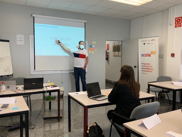 ceeivalencia's tweet photo. Las empresas #scaleupvlc en la sesión con @RTouzaDavid sobre #escalabilidad y #modelodenegocio

🚀@myrithmi @BeSukha @bemygene @vnavarrolopez #Bumerania @iwichain @PulpoApp
@TalentooNet @CarlotaOrganic @WonderBitsNet

@EEN_EU @EEN_spain @GVAivace @seimedcv https://t.co/wu6c5k77mv