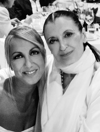 profceIentano's tweet photo. Non ci sono parole per descrivere il dolore che io stia provando in questo momento. 
Ora puoi danzare nel cielo! 🤍
Sarai sempre nei nostri cuori. #carlafracci https://t.co/U6NYv915QE