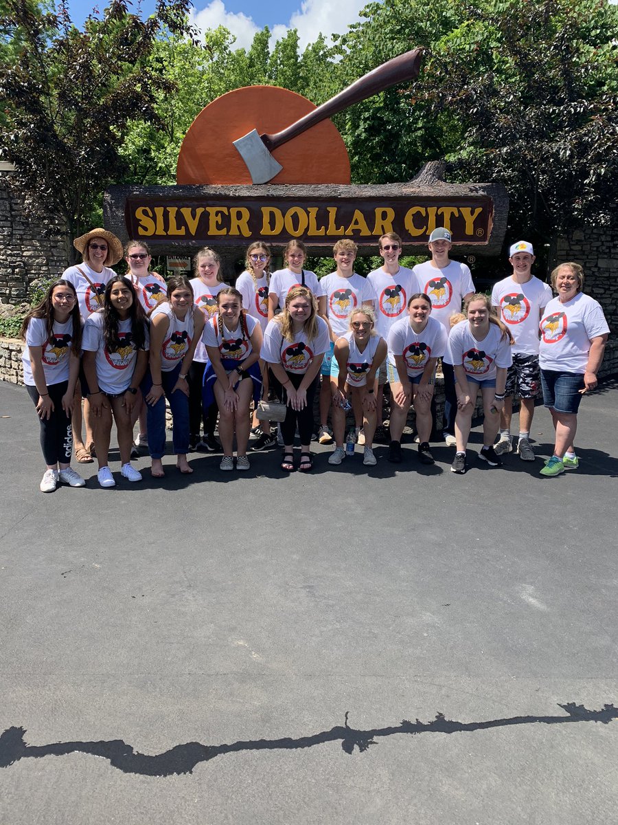 LVVikingVoices's tweet photo. Branson Day 3 #BOSL #Kingscastletheater #anthemofrock #silverdollarcity https://t.co/B4i7J92KIP