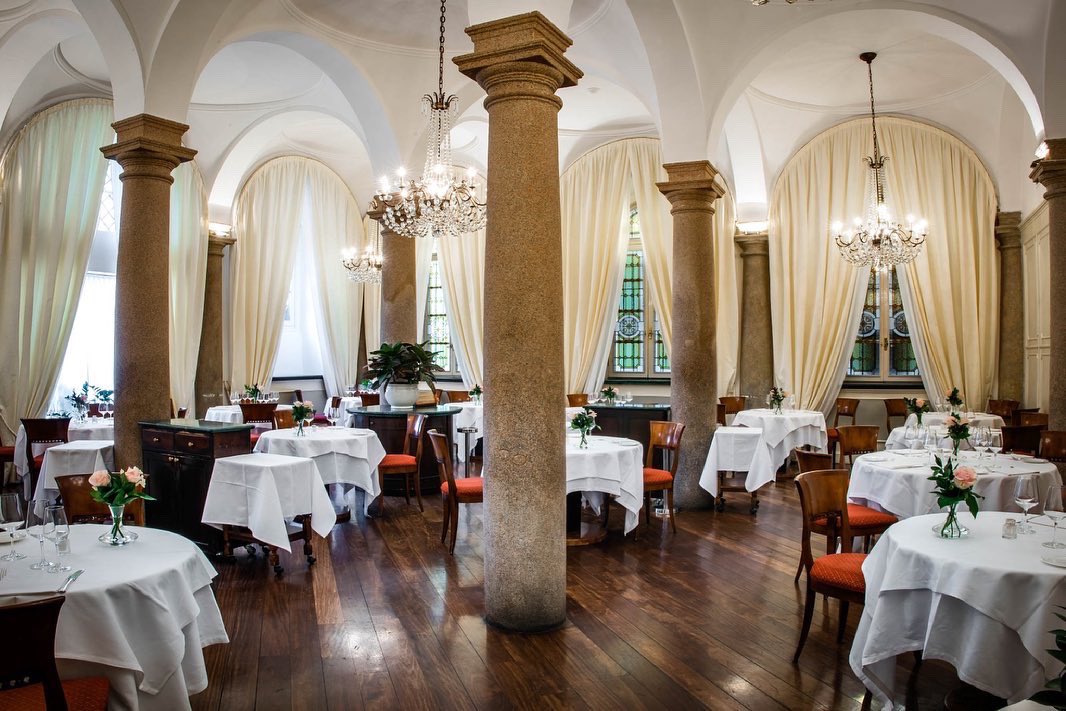 BoeuccMilano's tweet photo. Finalmente possiamo tornare al nostro lavoro. Da martedì 1 giugno vi aspettiamo per pranzo e per cena. Condividi! 
🌎 https://t.co/vDShu51Yv4

#boeuccmilano #restaurant #opening #luxurylifestyle #bitcoin #milan #igersmilano https://t.co/w0lq97ObQ7