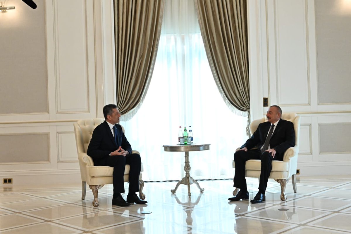 ziyaselcuk's tweet photo. Kardeş Azerbaycan’daki programlarımıza Cumhurbaşkanı Sn. İlham Aliyev’in heyetimizi kabulüyle başladık. Mesleki eğitim başta olmak üzere eğitimin her alanındaki iş birliklerimizin, ebedî kader ortaklığımızdan aldığımız güçle gelecekte önemli atılımlar getireceği inancındayız. https://t.co/0W0hCWJhlT