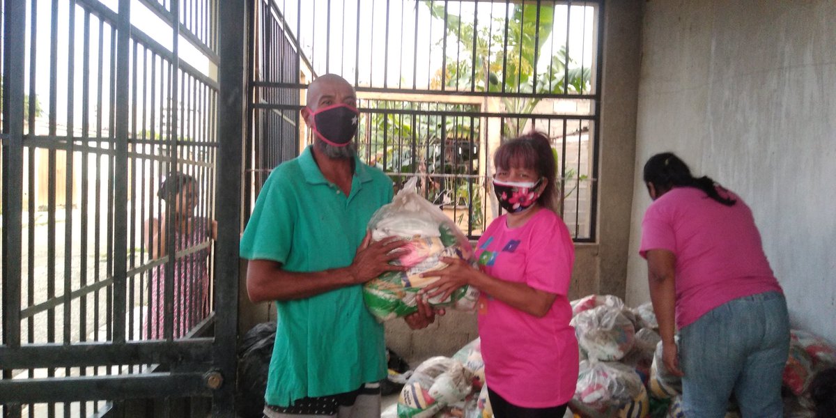 Yolimar1968's tweet photo. Entrega de combo Clap comunidad Santa Bárbara Parroquia Cabudare Municipio Palavecino ! seguimos venciendo¡ https://t.co/G3V1LZwbmr