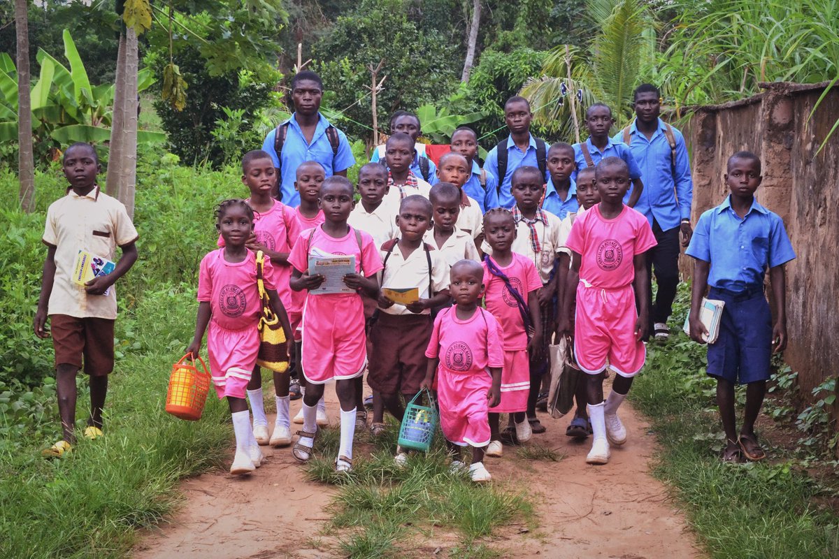 Omala_Orphanage's tweet photo. To succeed in the classroom, orphans need all of these things.

 🖊️ Pens
🎒 Bags
📚 Books
💫 a chance

To succeed in the classroom, orphans need all of these things. We're proud to work with you to make sure they get these valuable tools of education and learning. https://t.co/Y3d3GSPHRL