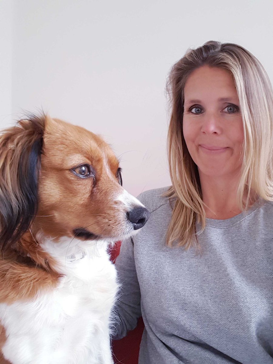 Movez Network (@moveznet) on Twitter photo New team introduction! <a href="/estherrozendaal/">Esther Rozendaal</a> is an #associateprofessor and co-lead of the Movez Lab. She researches how #youth can be empowered to use digital media in a #safe way. In her spare time she likes to go for walks on the beach with her beloved son and neighbor dog Katoo 🏖️ New team introduction! <a href="/estherrozendaal/">Esther Rozendaal</a> is an #associateprofessor and co-lead of the Movez Lab. She researches how #youth can be empowered to use digital media in a #safe way. In her spare time she likes to go for walks on the beach with her beloved son and neighbor dog Katoo 🏖️