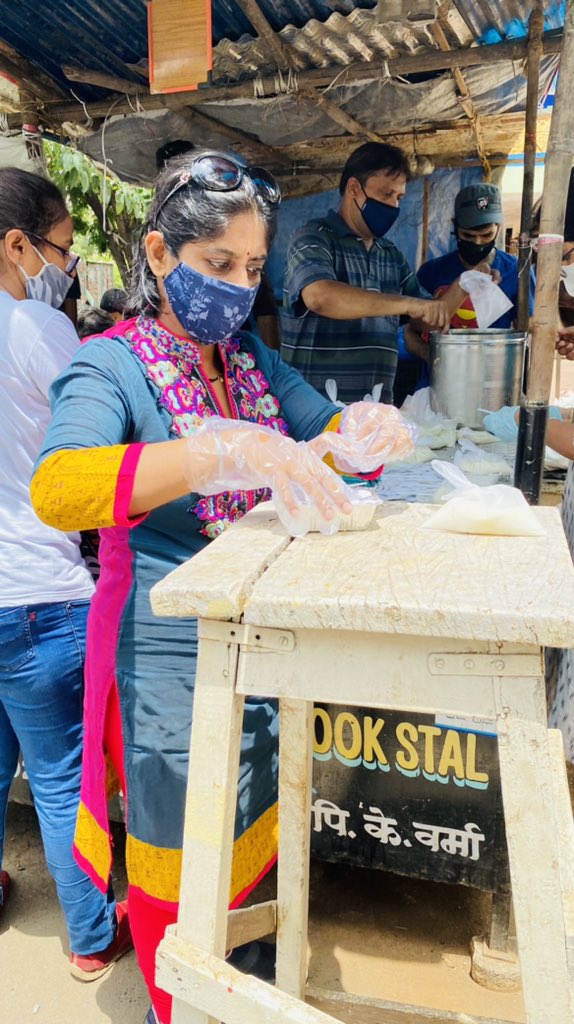 Today on 29th day we have completed feeding 10k+ people…what can be more amazing thing can be…
Thanks to each n everyone associated with us. 🙏🏻
#sharingiscaring #freefooddistribution #mirabhayander #miraroad #CovidHelp #IndiaFightsBack #maharashtrafightsback @WFP