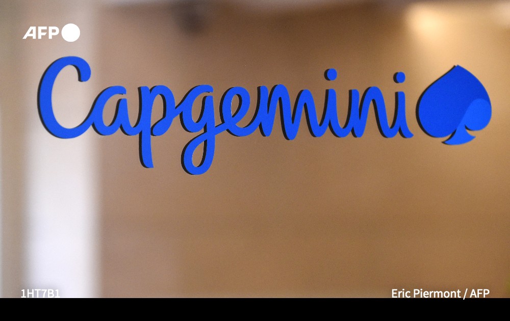 afpfr's tweet image. Les groupes français Orange et Capgemini ont conclu un accord avec Microsoft pour pouvoir proposer la technologie "cloud" du géant américain à partir d'infrastructures placées sous leur contrôle exclusif, hors d'atteinte des lois extra-territoriales américaines #AFP