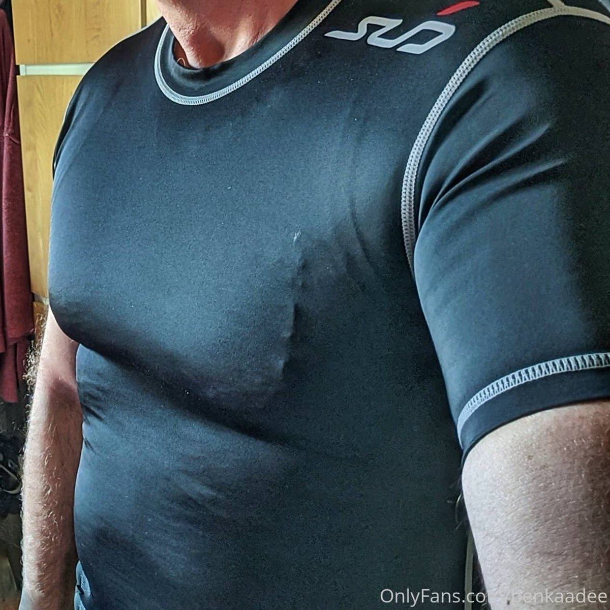 benkaadee's tweet photo. Are you into compression wear, lycra or spandex? 😉
#compressionwear #lycra #spandex #muscles #strong #strongarms #bicep #bicepspeak #bigarms #bigchested #strongman #bulgepants #bulgelove #hot #pants #muscle #bigmusclebear https://t.co/o6Ajgzhd2D