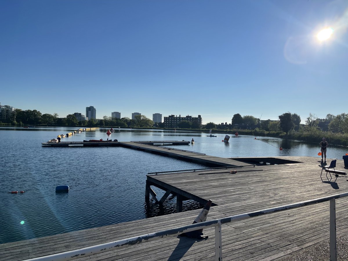 Awesome sunshine!! 😎 Glorious swim! ⁦<a href="/WestReservoir/">West Reservoir</a>⁩ ⁦<a href="/Better_UK/">Better</a>⁩ ⁦<a href="/CNWLNHS/">CNWL NHS FT</a>⁩